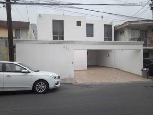 Casa en renta en Del Valle, San Pedro Garza García, Nuevo León