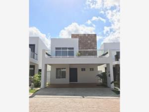 Casa en venta en Residencial Cumbres, Benito Juárez, Quintana Roo