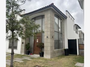 Casa en venta en Condado del Valle, Metepec, México