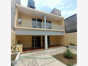 Casa en venta en Tarianes, Jiutepec, Morelos