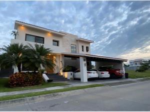 Casa en venta en Paraíso Country Club, Emiliano Zapata, Morelos