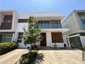 Casa en venta en La Rioja, Tlajomulco de Zúñiga, Jalisco