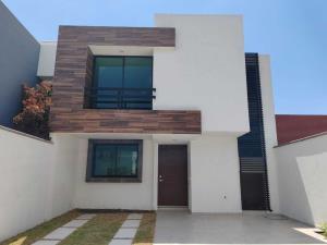 Casa en venta en Santiago Momoxpan, San Pedro Cholula, Puebla