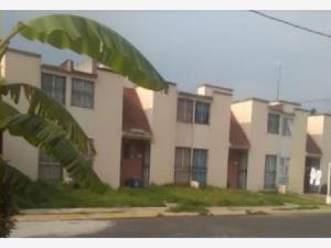 Casa en venta en Paseos de Chalco, Chalco, México