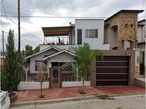 Casa en venta en El Refugio, Tecate, Baja California