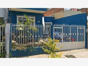 Casa en venta en Lomas de Oblatos 1a Secc, Guadalajara, Jalisco