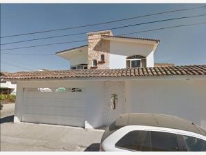 Casa en venta en Pitillal Centro, Puerto Vallarta, Jalisco