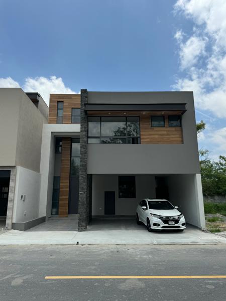 Casa en venta en El Uro, Monterrey, Nuevo León