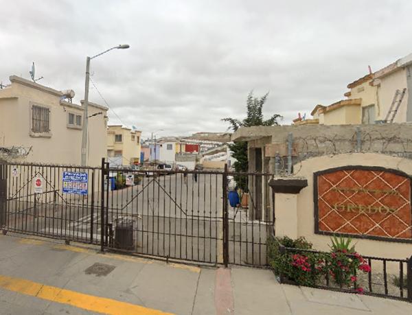 Casa en remate en Urbi Quinta del Cedro, Tijuana, Baja California