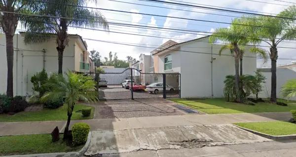 Casa en remate en Bosques de La Victoria, Guadalajara, Jalisco