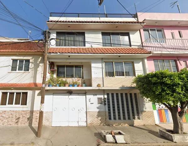 Casa en remate en Las Aguilas, Nezahualcóyotl, México