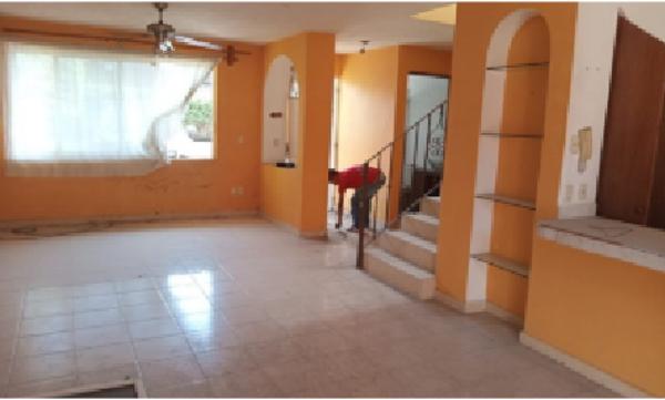 Casa en remate en Burgos, Temixco, Morelos