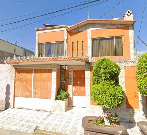 Casa en venta en Benito Juárez (La Aurora), Nezahualcóyotl, México