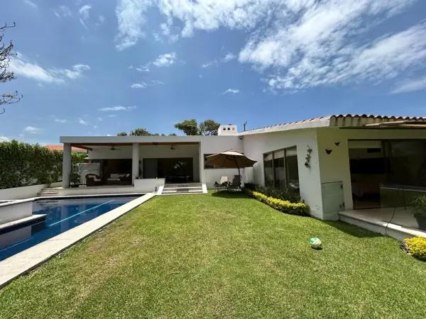 Casa en venta en Lomas de Cocoyoc, Atlatlahucan, Morelos