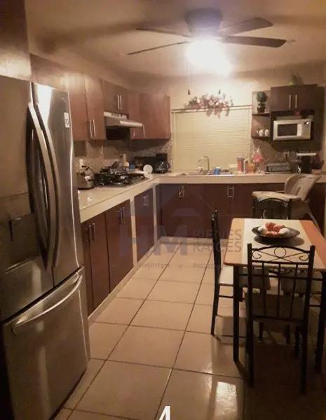 Casa en venta en Hacienda los Pinos Segundo Sector, Apodaca, Nuevo León