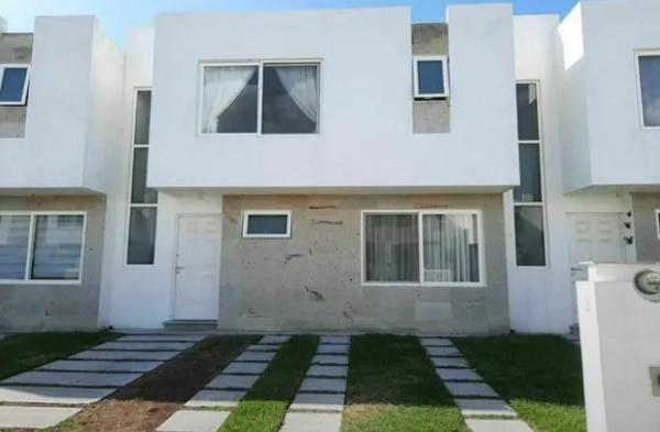 Casa en remate en Paseos del Bosque, Corregidora, Querétaro