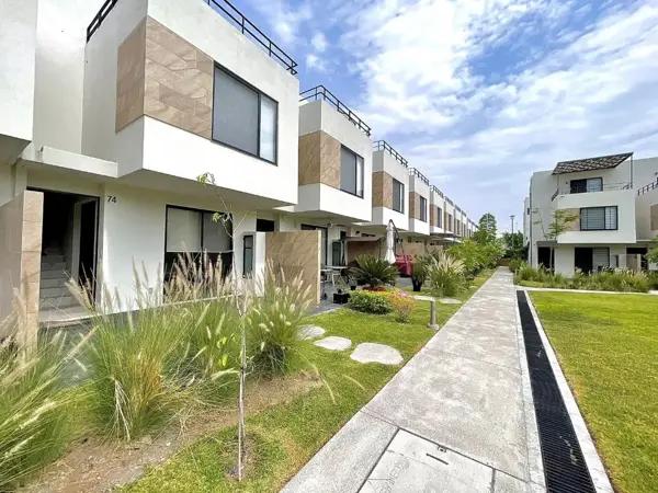 Casa en venta en Club de Golf Santa Fe, Xochitepec, Morelos