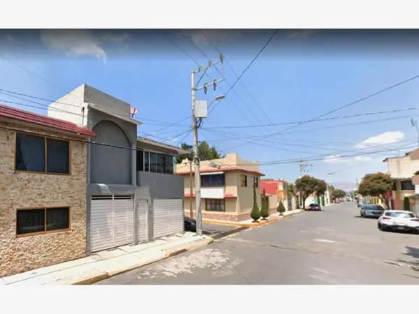 Casa en venta en Ocho Cedros, Toluca, México