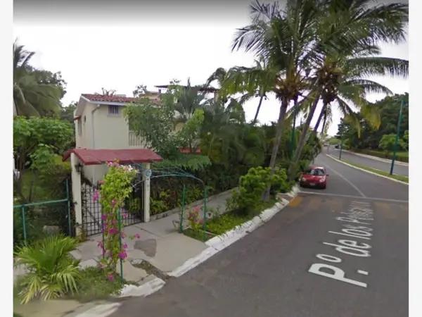 Casa en venta en Pelícanos, Zihuatanejo de Azueta, Guerrero