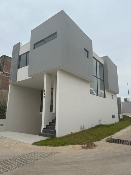 Casa en venta en Valle Imperial, Zapopan, Jalisco