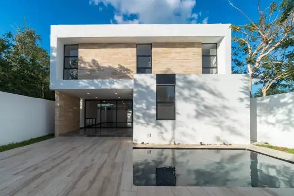 Residencia con terraza, jardín y alberca privada, venta, Zona Norte, Mérida