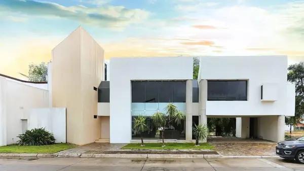 Casa en VENTA en Club de Golf los Naranjos