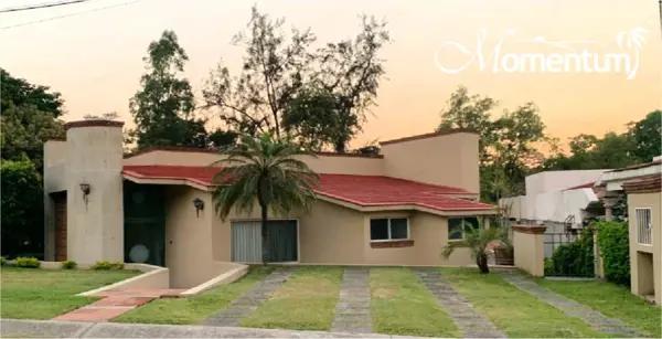 Casa en venta en Lomas de Cocoyoc, Atlatlahucan, Morelos
