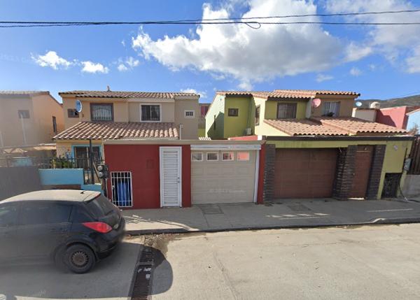 Casa en remate en Los Encinos, Ensenada, Baja California