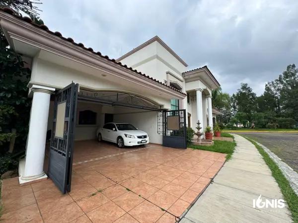 Casa en venta en Bosques de la Huerta, Morelia, Michoacán de Ocampo Casa en venta en Bosques de la Huerta, Morelia, Michoacán de Ocampo