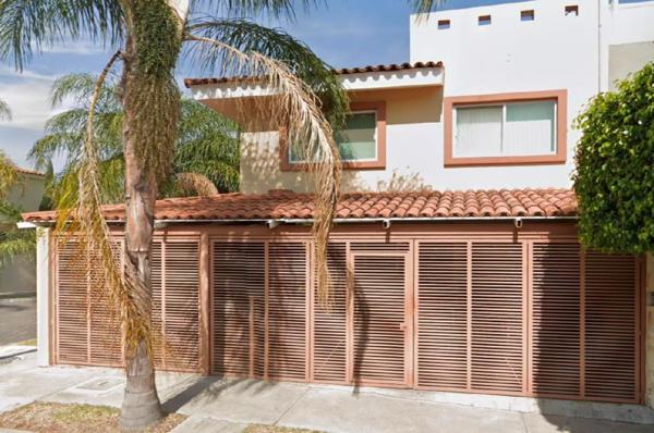 Casa en venta en Real de Valdepeñas, Zapopan, Jalisco Casa en venta en Real de Valdepeñas, Zapopan, Jalisco