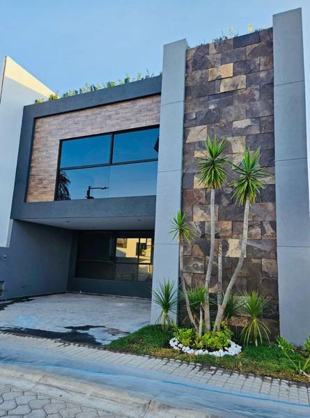 Casa en venta en Lomas de Angelópolis, San Andrés Cholula, Puebla