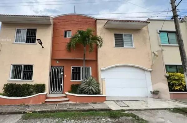 Casa en renta en Joyas de Mocambo (Granjas los Pinos), Boca del Río, Veracruz de Ignacio de la Llave