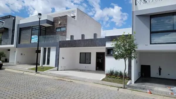 Casa en venta en Lomas de Angelópolis, San Andrés Cholula, Puebla