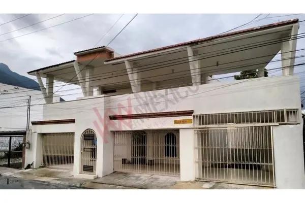 Casa en venta en Valle del Contry, Guadalupe, Nuevo León Casa en venta en Valle del Contry, Guadalupe, Nuevo León