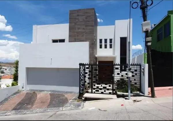 Casa en venta en Las Fuentes, Chihuahua, Chihuahua
