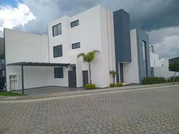 Casa en renta en Lomas de Angelópolis, San Andrés Cholula, Puebla