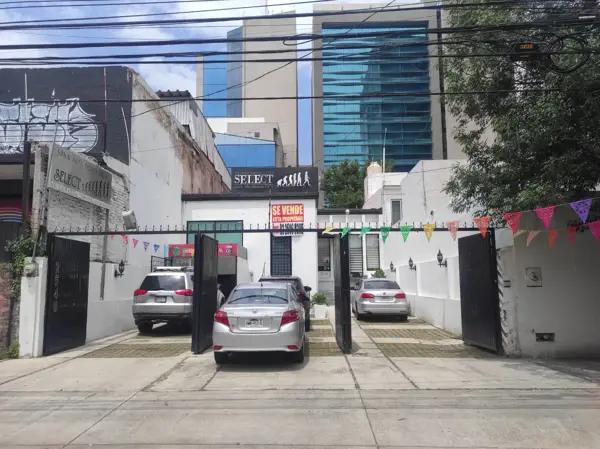 Casa 500 mt sobre Av La Paz
