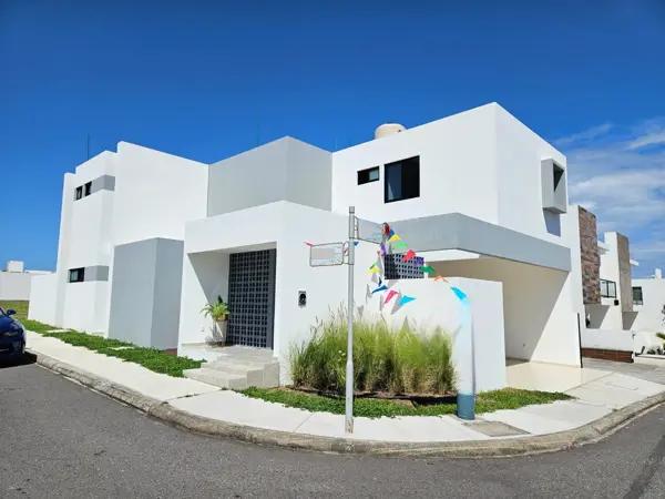 Casa en venta en Lomas de la Rioja, Alvarado, Veracruz de Ignacio de la Llave Casa en venta en Lomas de la Rioja, Alvarado, Veracruz de Ignacio de la Llave