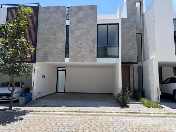 Casa en venta en Lomas de Angelópolis, San Andrés Cholula, Puebla
