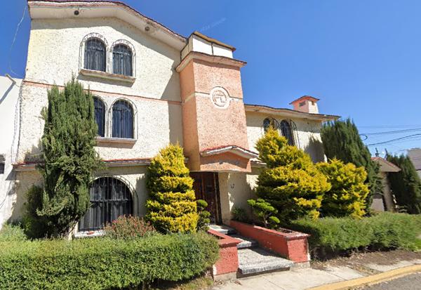 Casa en venta en Izcalli Cuauhtémoc I, Metepec, México Casa en venta en Izcalli Cuauhtémoc I, Metepec, México