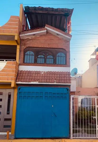 Casa en Venta en Real de San Vicente II, Chicoloapan, México con 4 Recámaras y Balcón