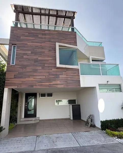 Casa en renta en Lomas de Angelópolis, San Andrés Cholula, Puebla
