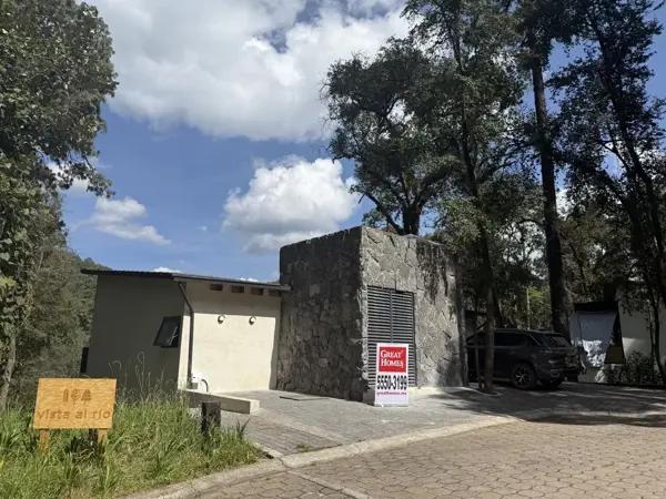 Casa en venta en Avandaro, Valle de Bravo, México