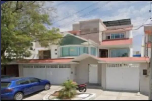 Casa en venta en Ciudad Satelite, Naucalpan de Juárez, México