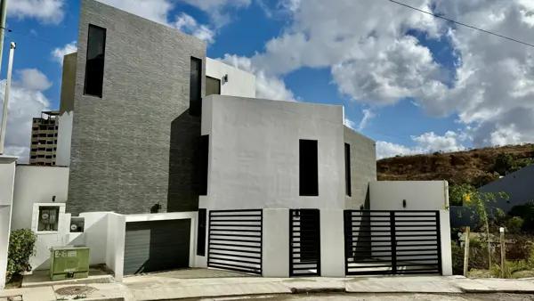Casa en venta en Colinas de Agua Caliente, Tijuana, Baja California