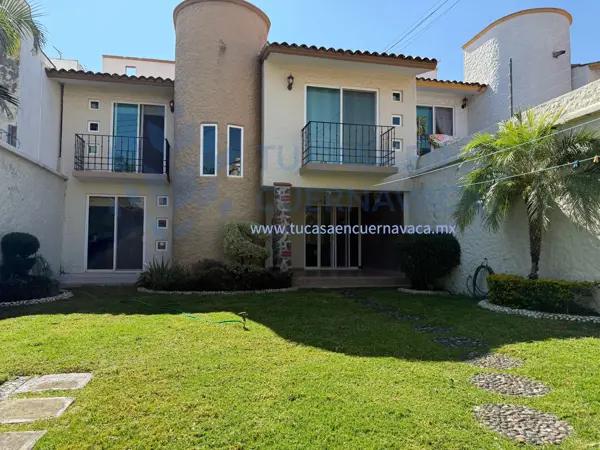 Casa en venta en Lomas de Tzompantle, Cuernavaca, Morelos