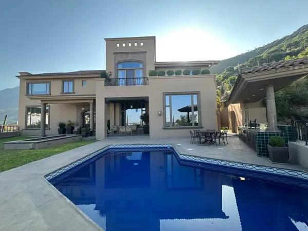 Casa en venta en Veredalta, San Pedro Garza García, Nuevo León