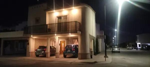 Casa en venta en Puerta Real, Torreón, Coahuila de Zaragoza Casa en venta en Puerta Real, Torreón, Coahuila de Zaragoza