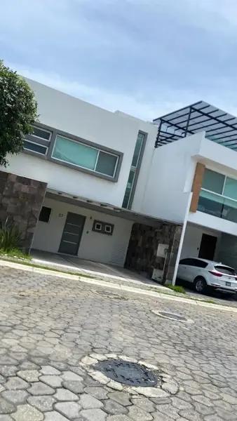 Casa en renta en Lomas de Angelópolis, San Andrés Cholula, Puebla