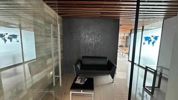 Oficina en venta en Corredor Comercial Desarrollo Atlixcayotl, Puebla, Puebla